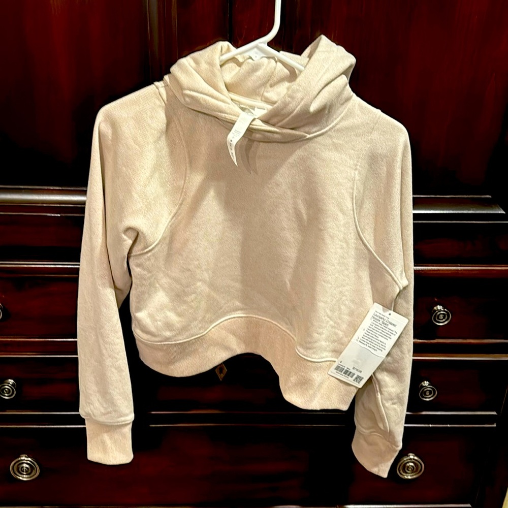 NWT Lululemon Loungeful Cropped Hoodie *Spark size 4